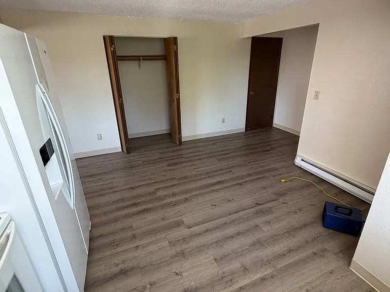 Pinewood Apartments — Photo 35