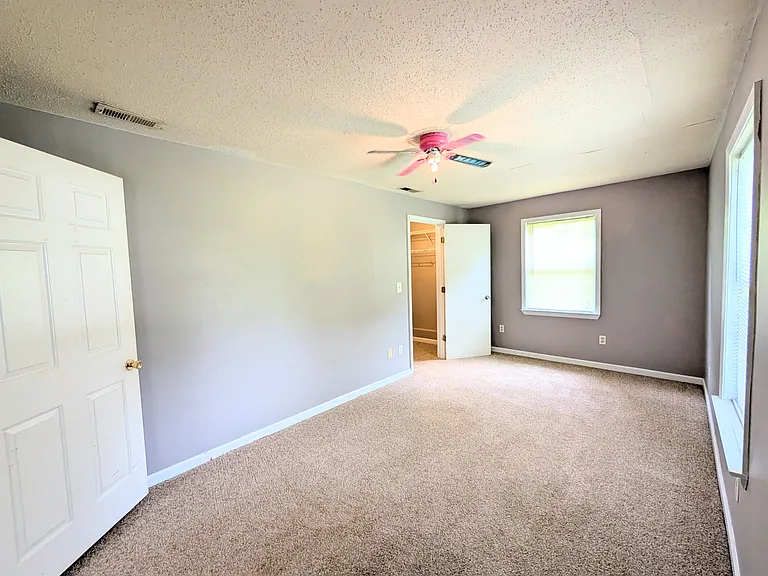 307 14th St SE — Photo 11