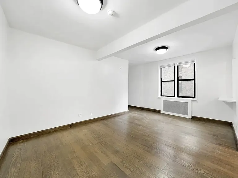 885 10th Ave #6G — Photo 9