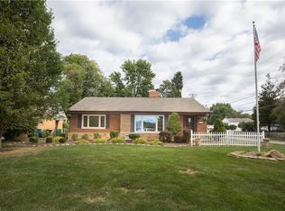 30306 Wolf Rd, Bay Village, OH 44140