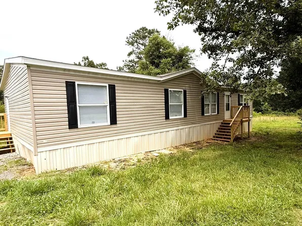 945 Church Rd, Fyffe, AL 35971