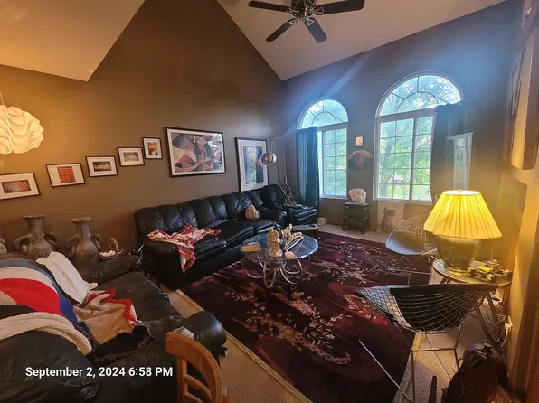 2348 Dawson Ln Unit 2348, Algonquin, IL 60102