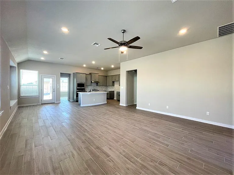 1120 Bluewood Bnd — Photo 3