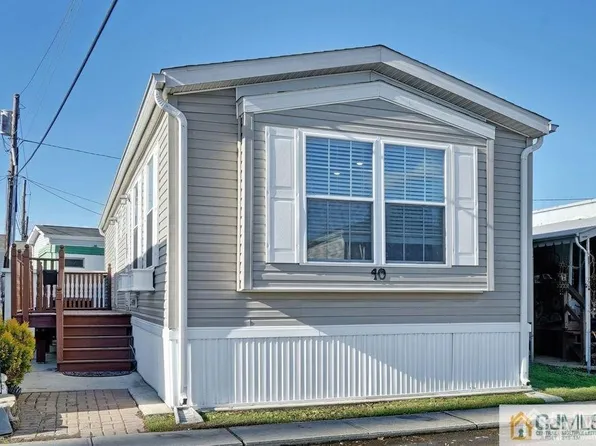 10 Christina Dr, Avenel, NJ 07001