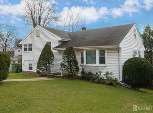 13 Glencourt Ave, Edison, NJ 08837