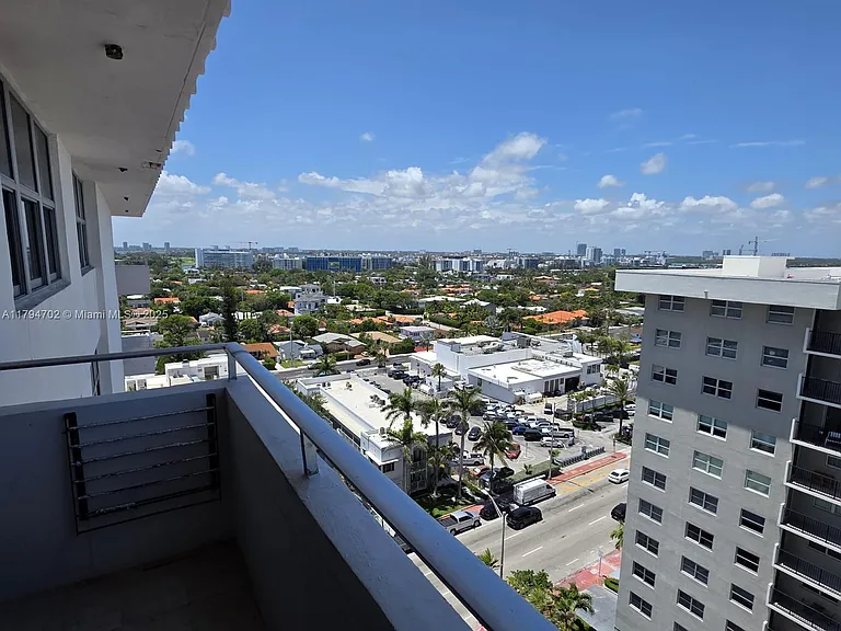 9225 Collins Ave #1409 — Photo 30