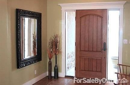 Entry Way
						:
						Come in to a spacious tile entry.