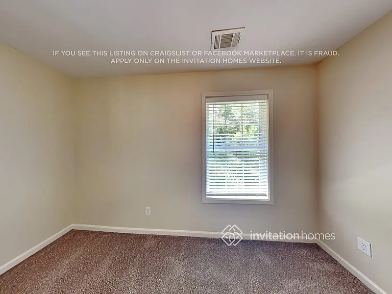 2450 Freemont St — Photo 15