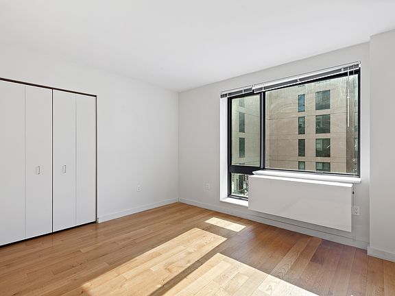 4th image of 44-72 11th St #B-406