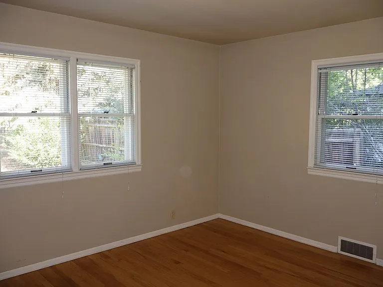 150 Circle Dr — Photo 12