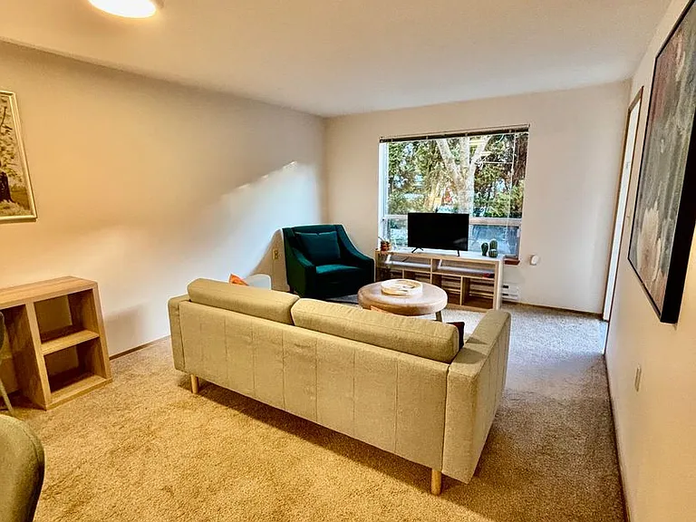 Kelly Anne Apartments — Photo 52