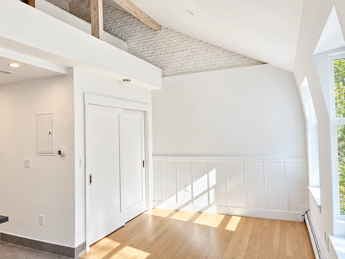 2 bed, 907 sqft, $4,295 — Photo 4