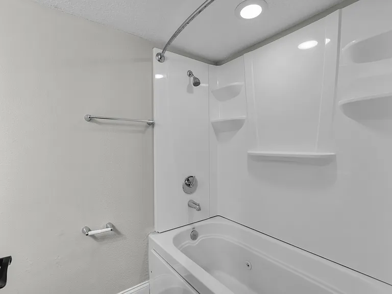 7430 Brooklyn Dr #202 — Photo 10