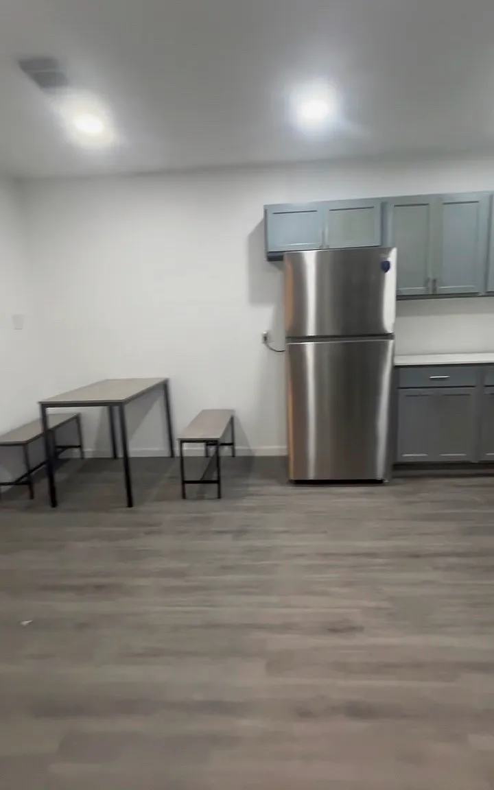 2 bed, 1100 sqft, $1,700 — Photo 1
