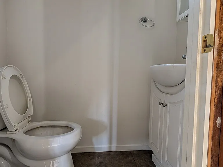 546 Griswold Ave — Photo 19