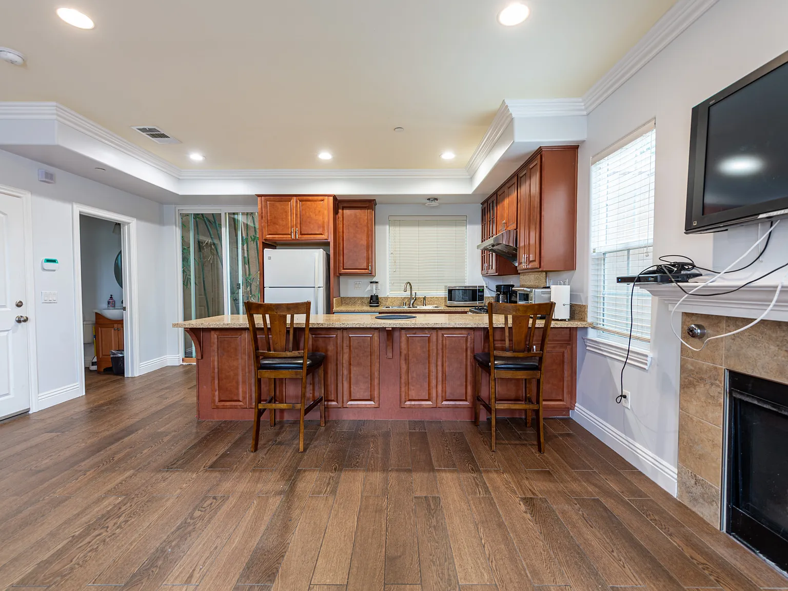 2460 Newport Blvd — Photo 3