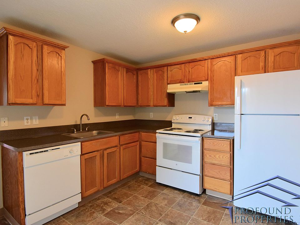 1st image of 547 SE 8th Ave #10