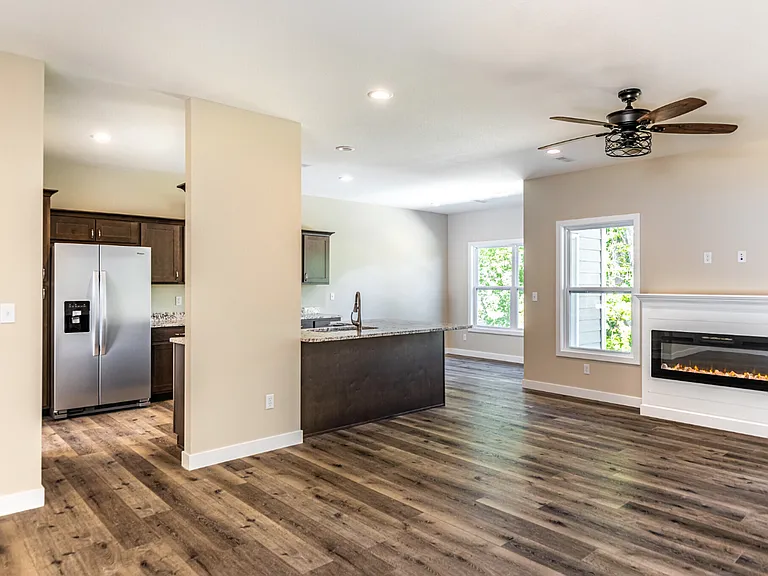 1205 Stonehaven Dr — Photo 10