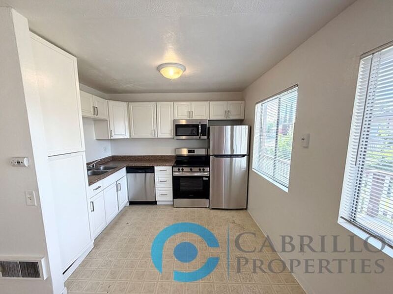 1st image of 925 Martin Dr #13