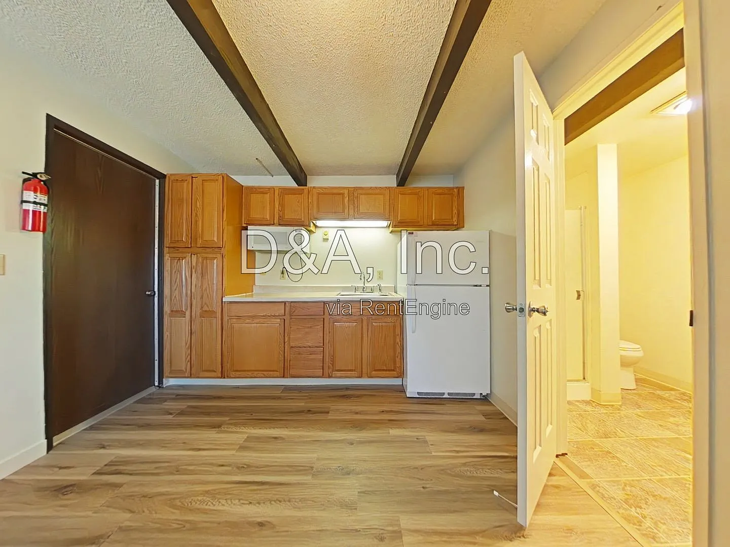 1 bed, 1.0 bath, 450 sqft, $895 — Photo 4