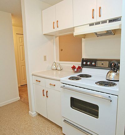 5th image of 14 South Ave #215