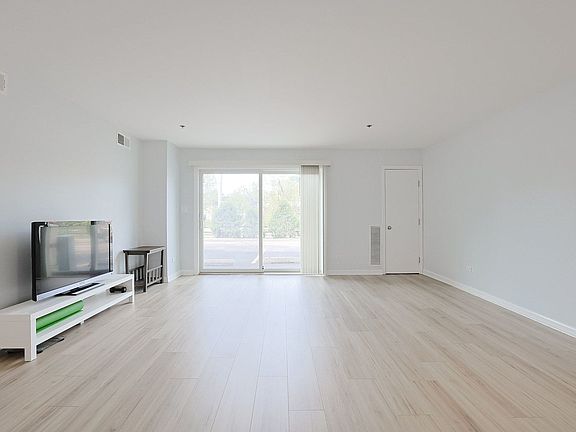 5th image of 3265 Kirchoff Rd APT 127