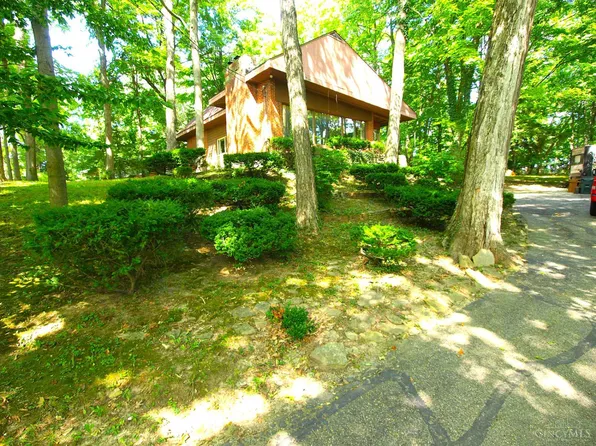 9460 Mapleknoll Dr, Cincinnati, OH 45251