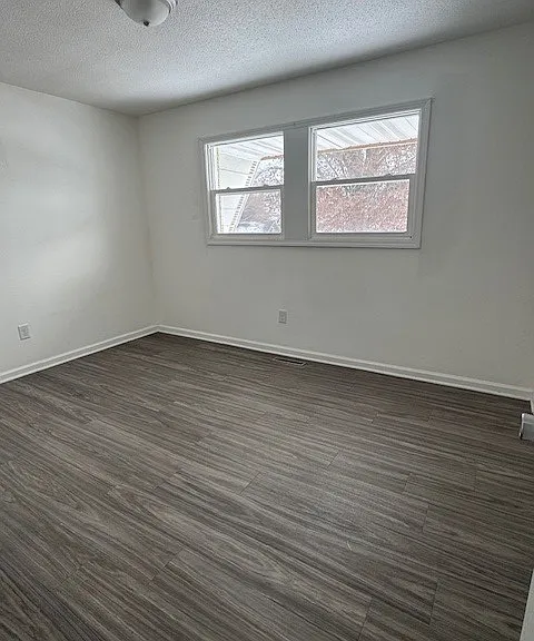 302 13th Ave — Photo 10