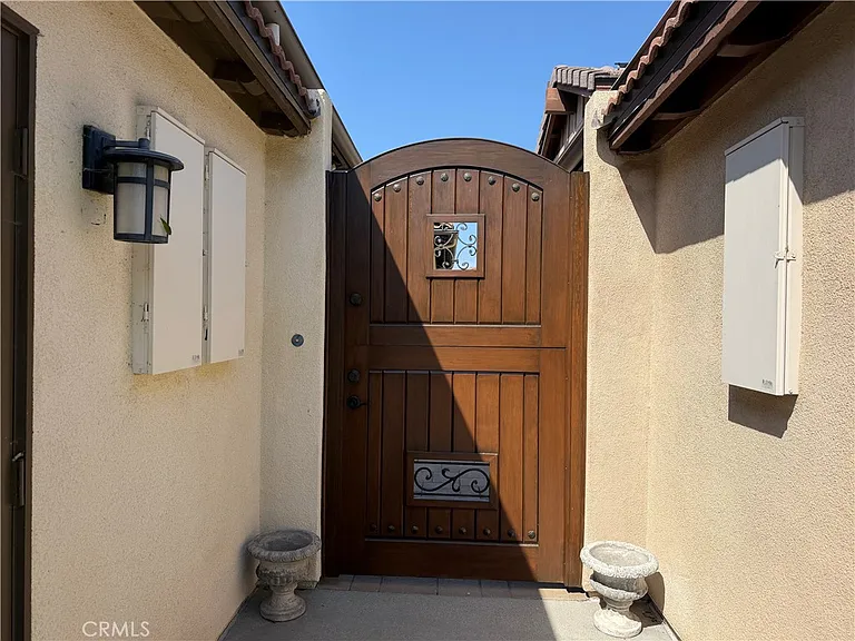 29 Galan St — Photo 2