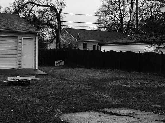 3rd image of 2418 Garden St