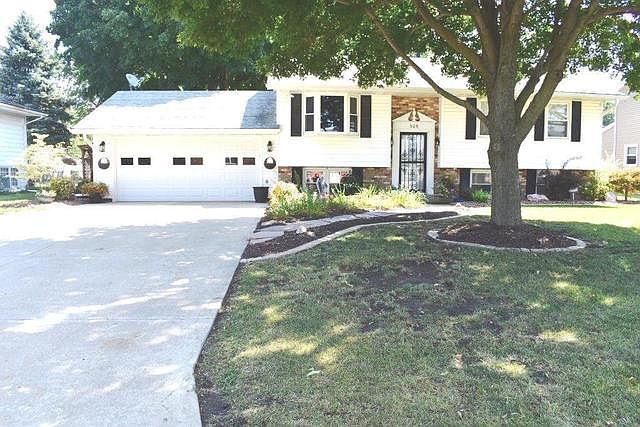 1st image of 906 Illini Ave