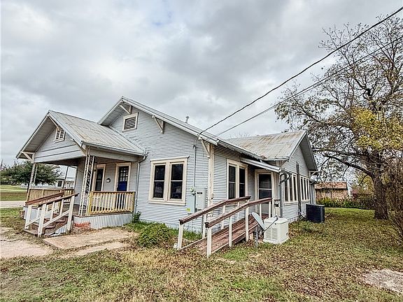 2nd image of 108 N Mignonette St