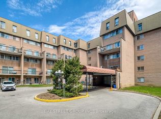 165 Cherokee Blvd #285, Toronto, ON M2J 4T7
