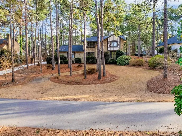 6821 Thames Dr — Photo 1