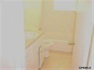 2nd image of 837 N Davenport