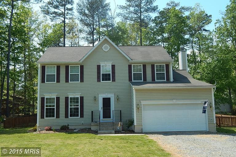 Beautiful Colonial w/updated Granite!