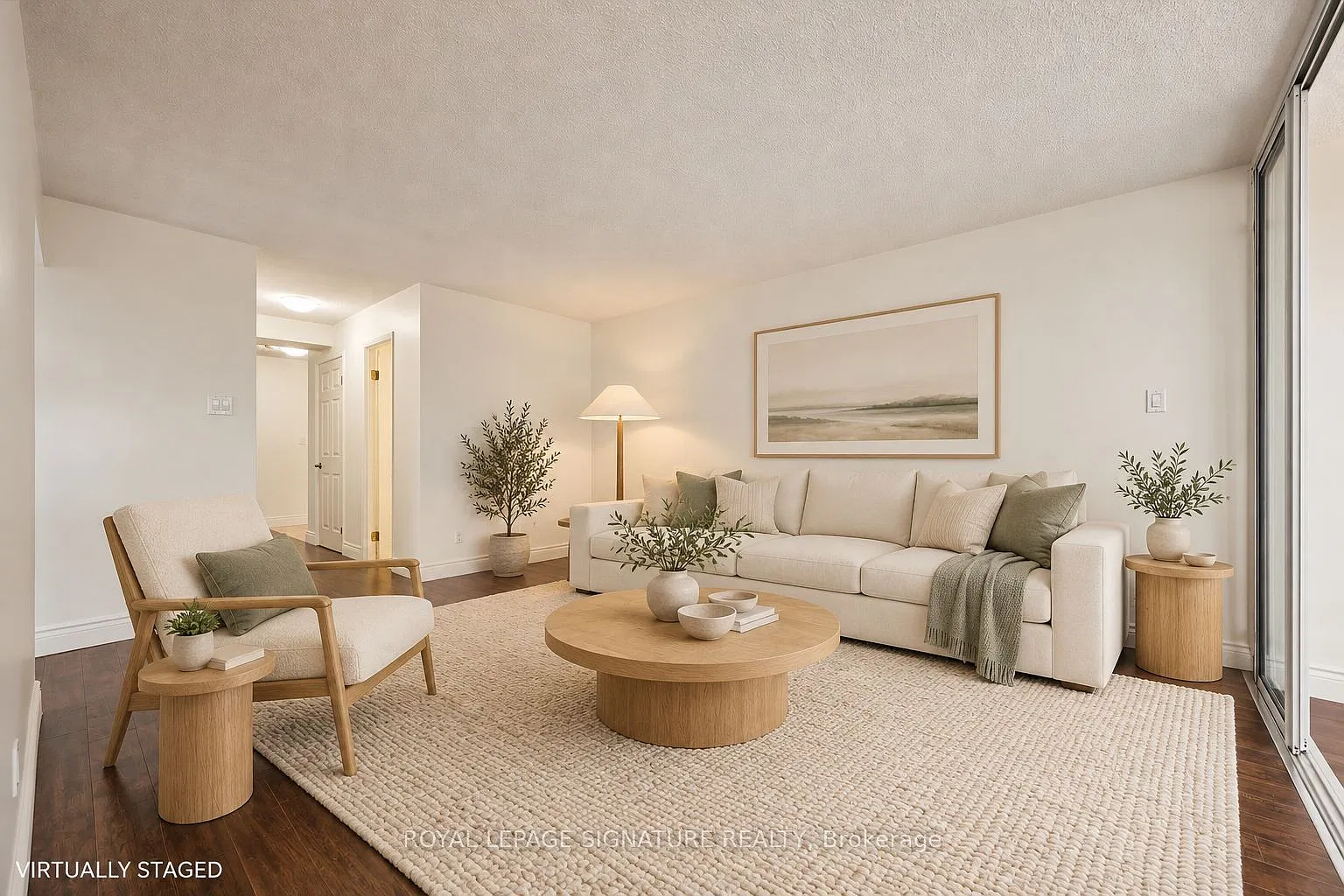 Queen's Place Condominiums — Photo 1