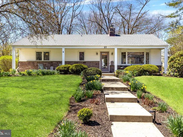 52 Eglantine Ave, Pennington, NJ 08534