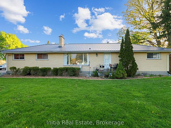 3rd image of 22821 Denfield Rd