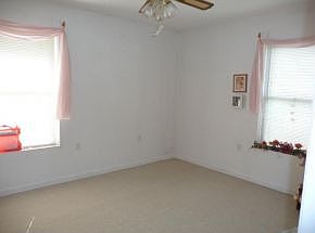 5th image of 58 Hickory Dr