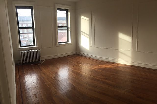 2nd image of 724 E 27th St APT 1L