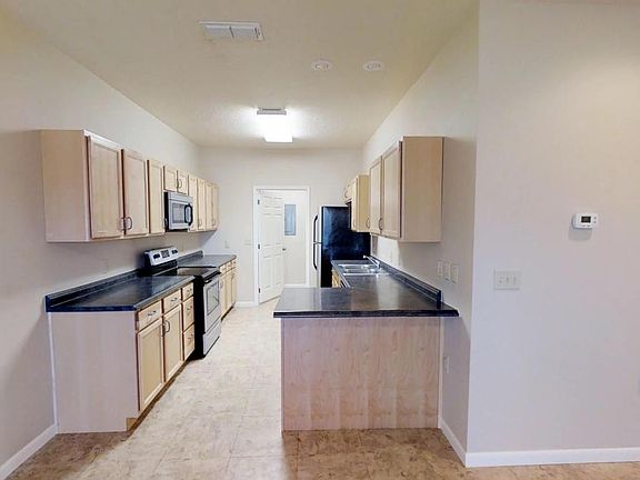 5th image of 1005 N Bryan Ave