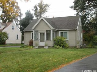 225 Chesterfield Dr, Rochester, NY 14612