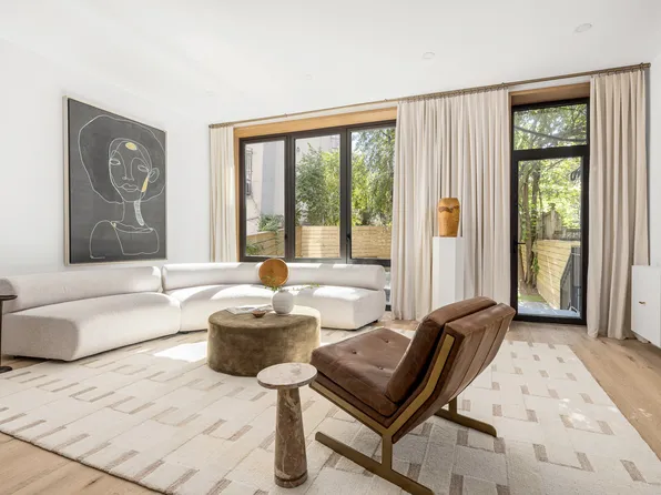 275 6th Avenue image 1 of 15