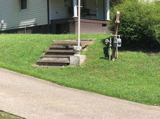 188 Regency Heights Rd, Chapmanville, WV 25508