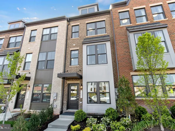 6028 Beake St, Hyattsville, MD 20782