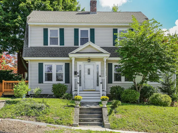 4 Longfellow Rd, Worcester, MA 01602