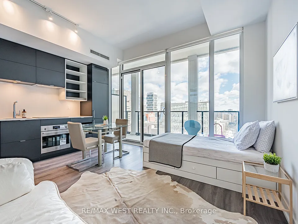 20 Edward St #1218