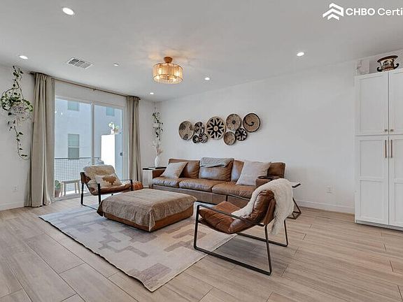 Living room - leather furniture