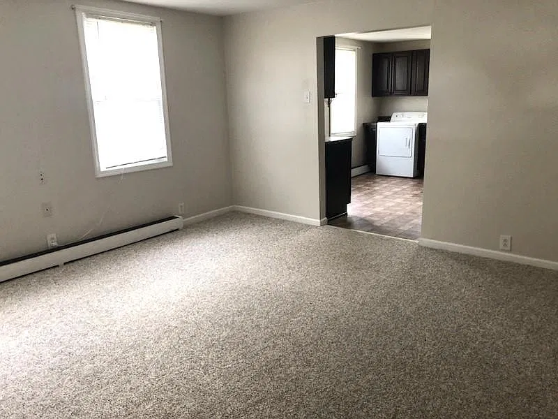 2 bed, 1000 sqft, $1,250 — Photo 3